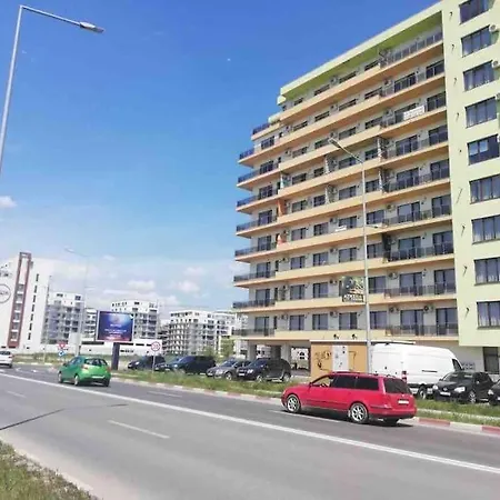 Madlenne Summerland * Mamaia